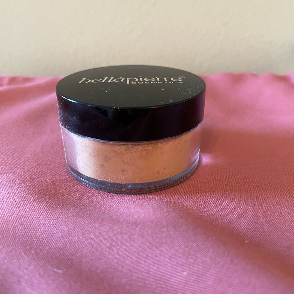 Bella Pierre mineral blush in desert rose